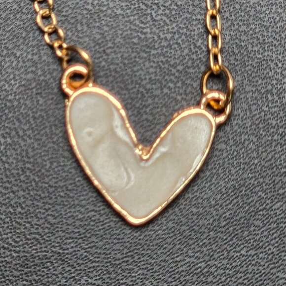 Simulated Mother-of-Pearl‎ Heart Pendant Necklace (NWOT) - Picture 2 of 5